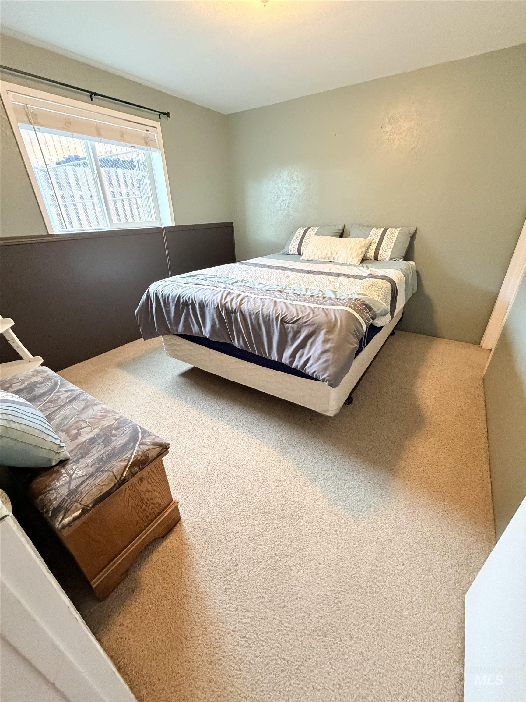 1306 Hemlock Avenue Lewiston, ID 83501 - Photo 21 of 38 View of carpeted bedroom