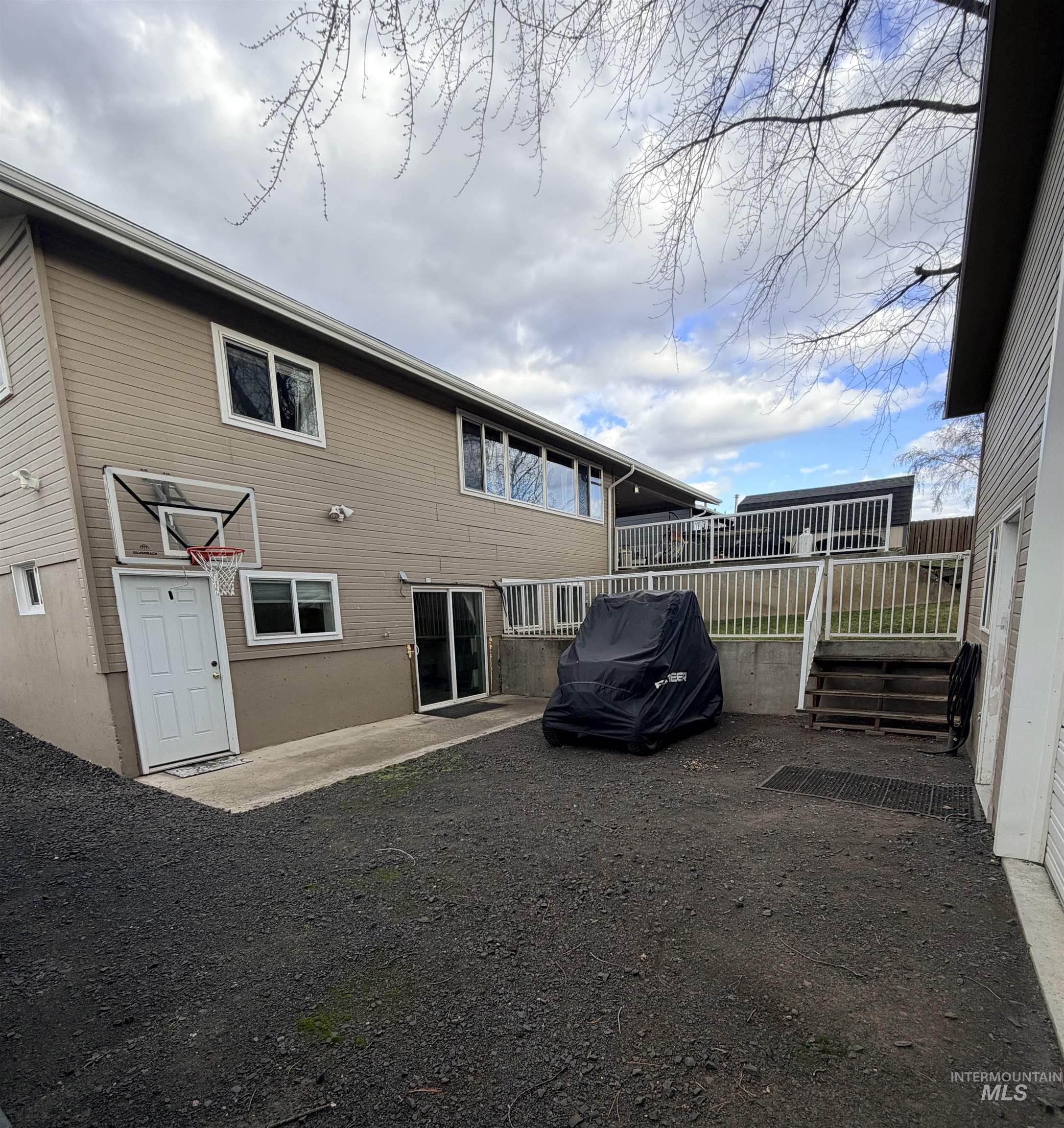 1306 Hemlock Avenue Lewiston, ID 83501 - Photo 29 of 38 Back of property featuring a patio area