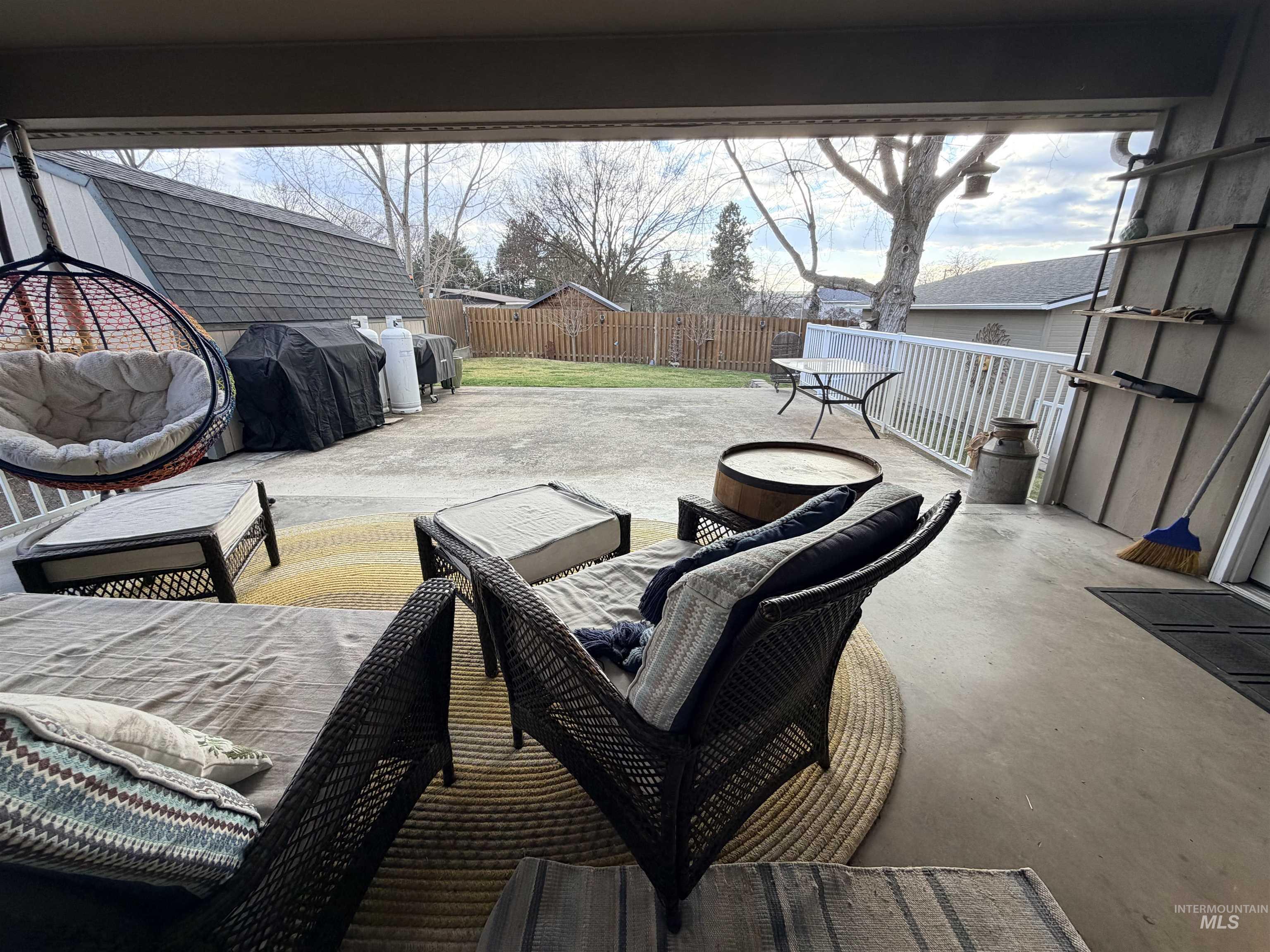 1306 Hemlock Avenue Lewiston, ID 83501 - Photo 32 of 38 Fenced backyard featuring a patio area and area for grilling