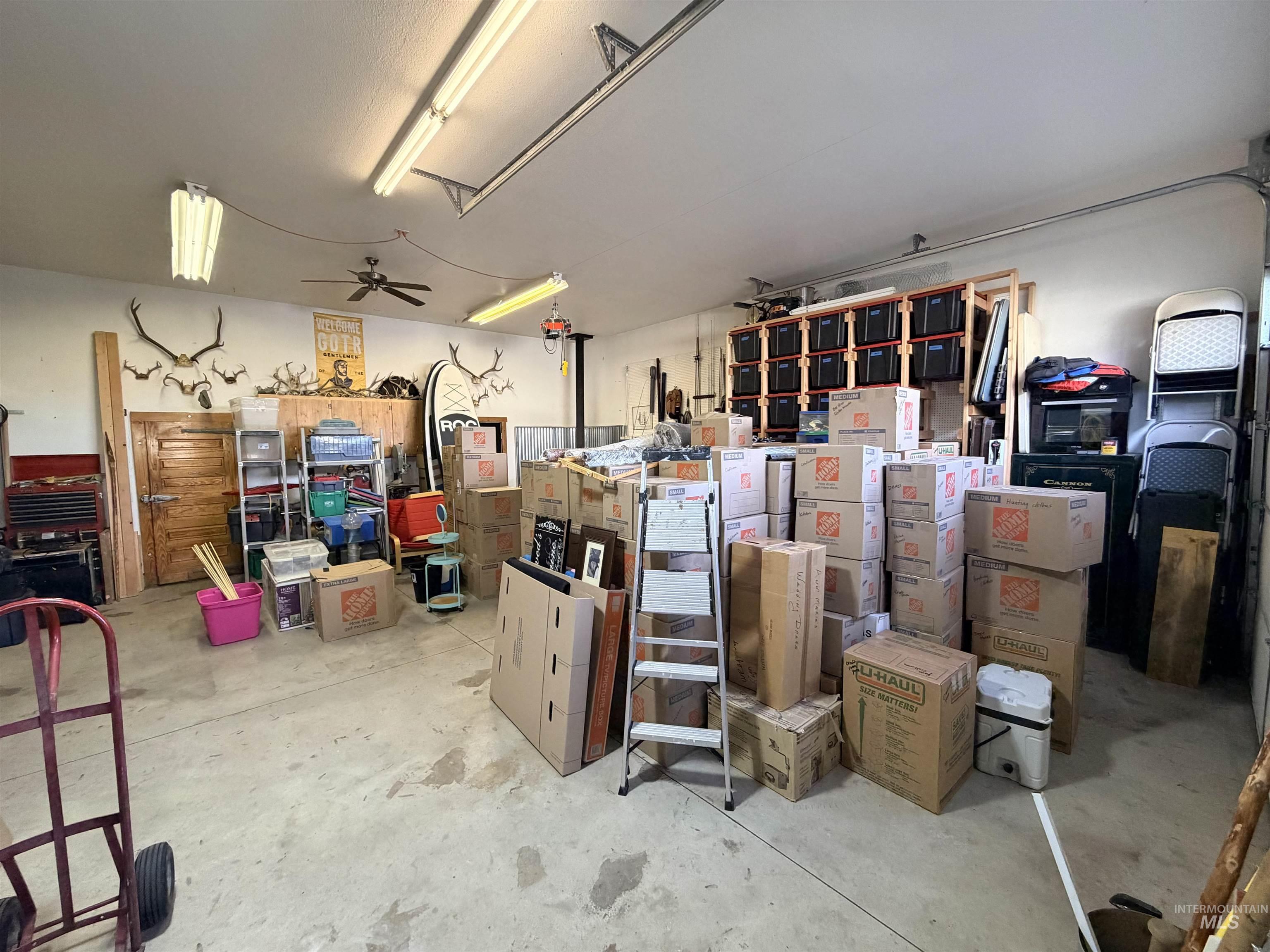 1306 Hemlock Avenue Lewiston, ID 83501 - Photo 34 of 38 Storage with a garage