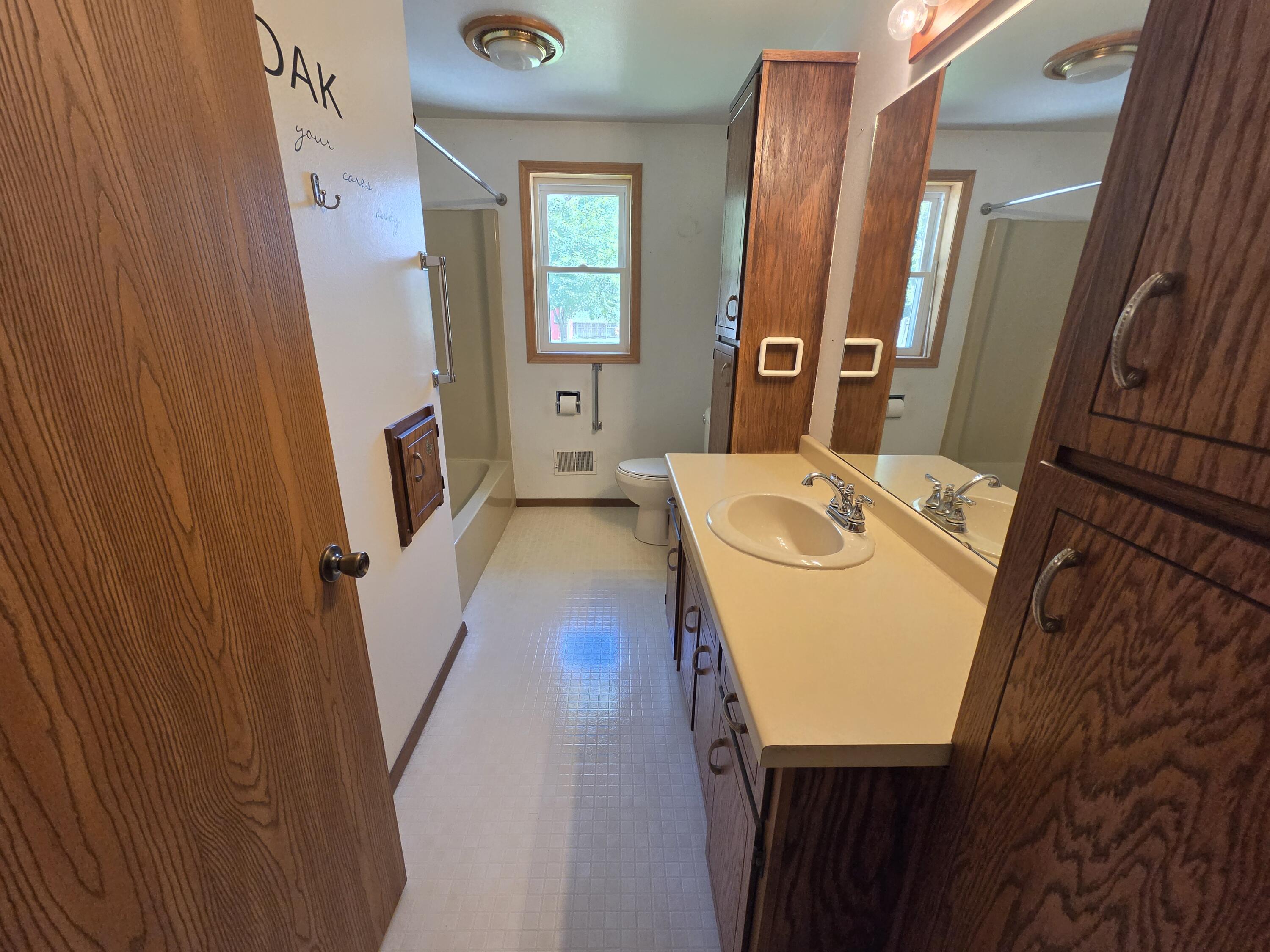 1845 Herman Road Manitowoc, WI 54220 - Photo 11 of 31 20260914_124631