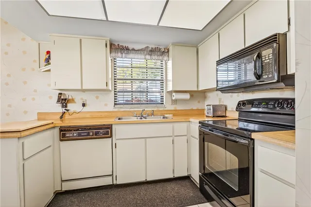 $379,000 | 2800 21st Lane, Vero Beach, FL 32960