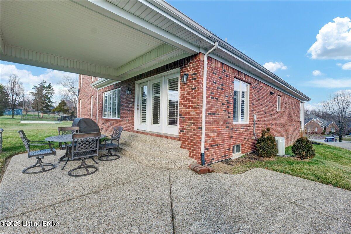 12702 Razor Branch Court Louisville, KY 40299 - Photo 5 of 68 57-12702 Razor Branch Ct-157