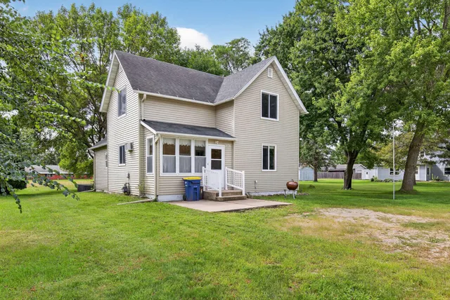 $214,900 | 206 Main Street West, Morristown, MN 55052