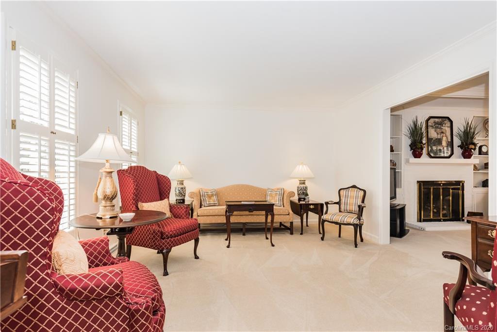 3911 Chevington Road Charlotte, NC 28226 - Photo 4 of 42 Gallery Image 4