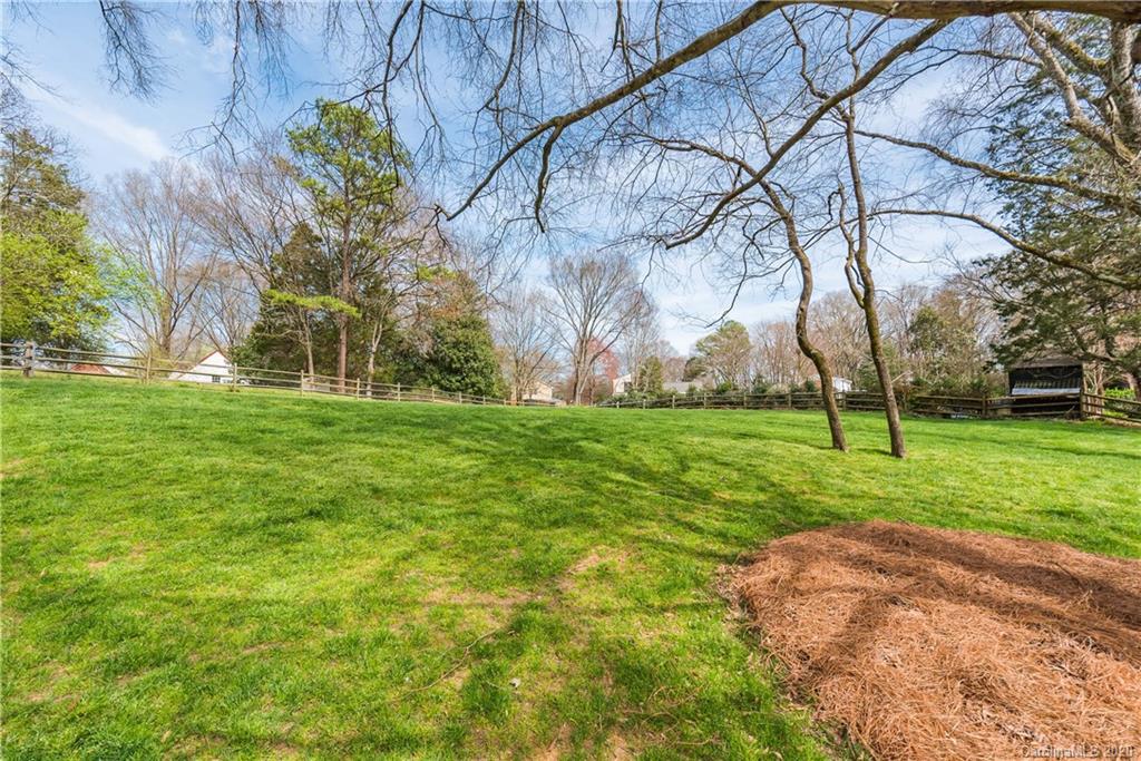 3911 Chevington Road Charlotte, NC 28226 - Photo 37 of 42 Gallery Image 37