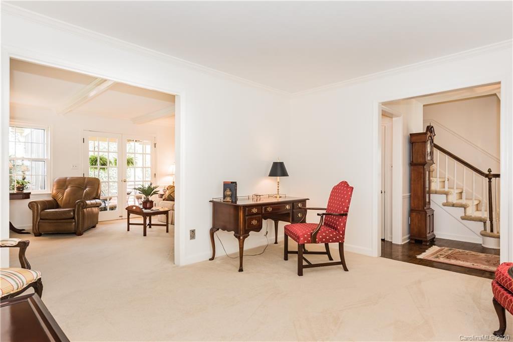 3911 Chevington Road Charlotte, NC 28226 - Photo 5 of 42 Gallery Image 5