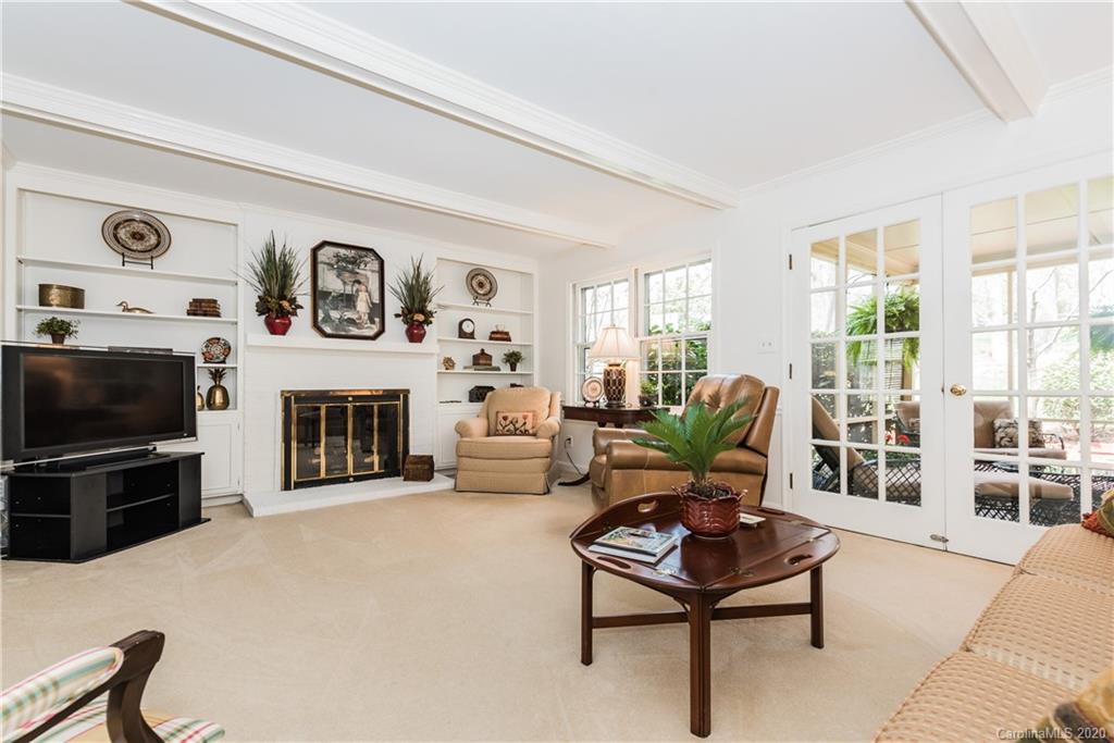 3911 Chevington Road Charlotte, NC 28226 - Photo 9 of 42 Gallery Image 9