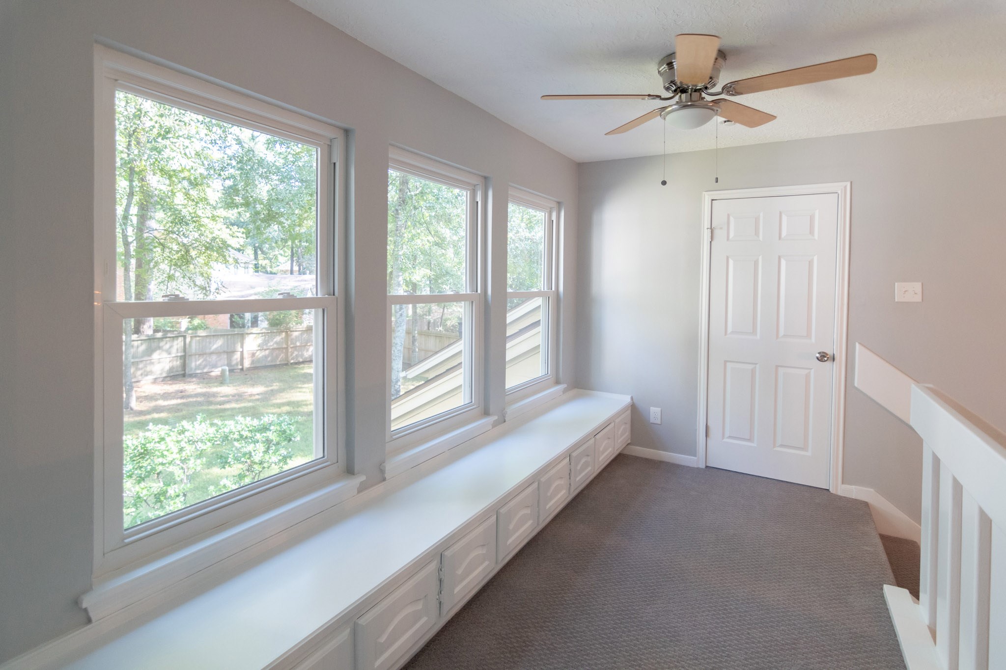 10 Coralvine Court Spring, TX 77380 - Photo 25 of 34 Awesome spot to sit and read a book with drawers for storage and great window views.