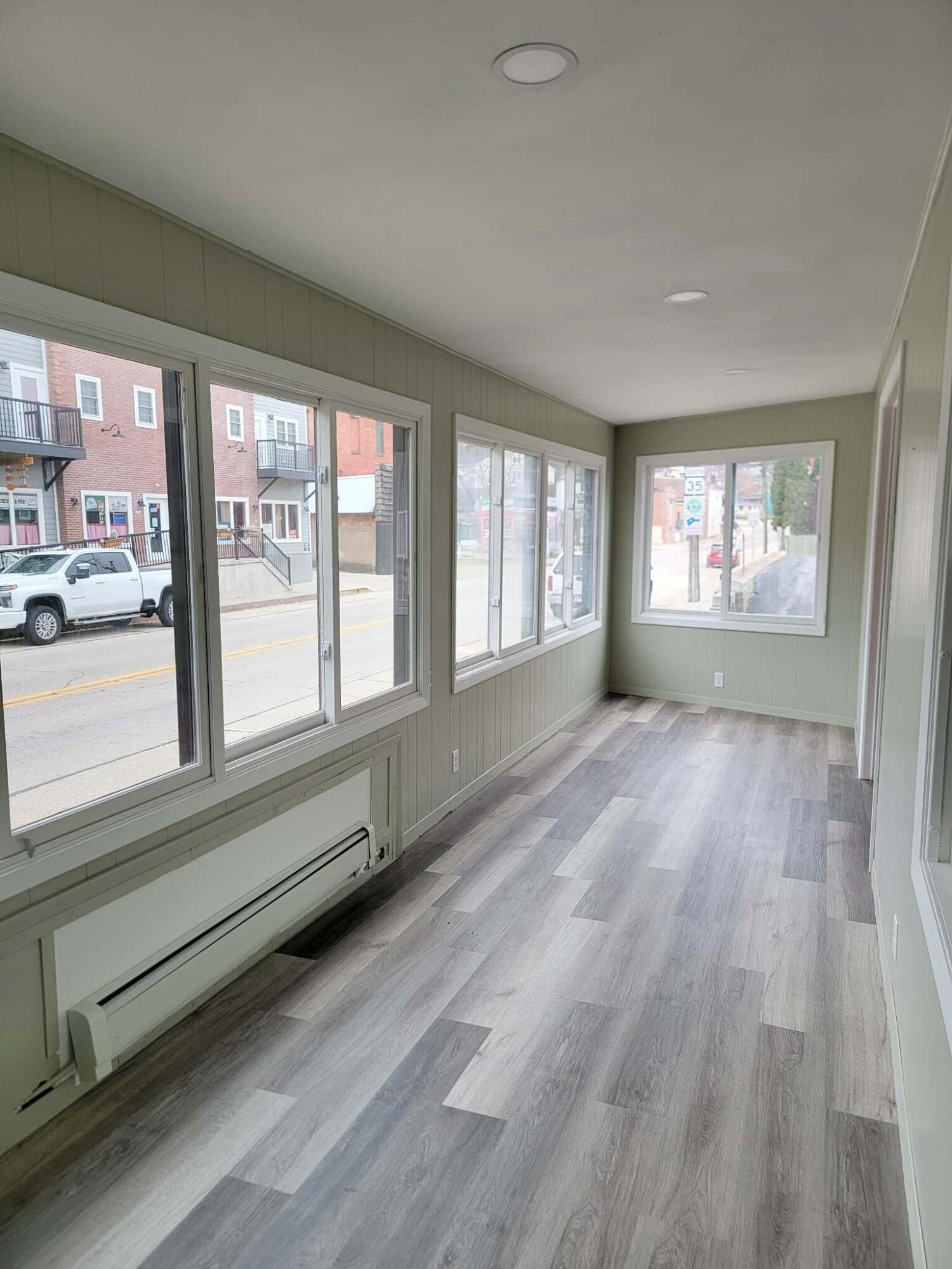 39 North Shore Drive, Unit 39 1/2 Fountain City, WI 54629 - Photo 14 of 34 Lower Sun room