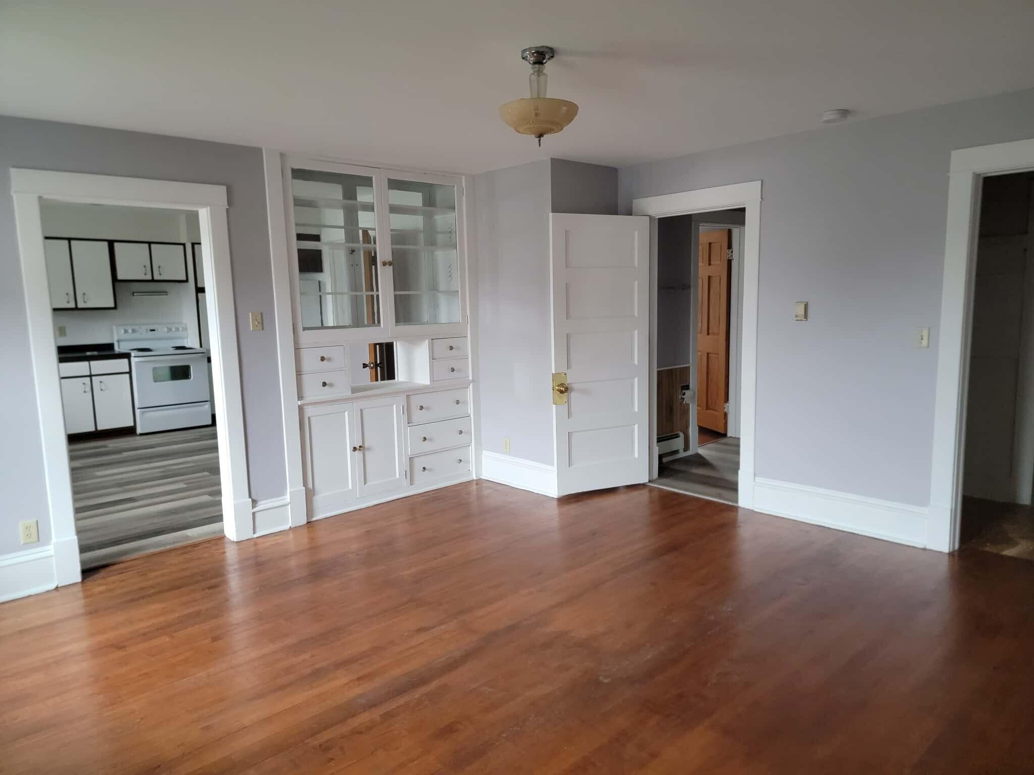 39 North Shore Drive, Unit 39 1/2 Fountain City, WI 54629 - Photo 19 of 34 Upper family room