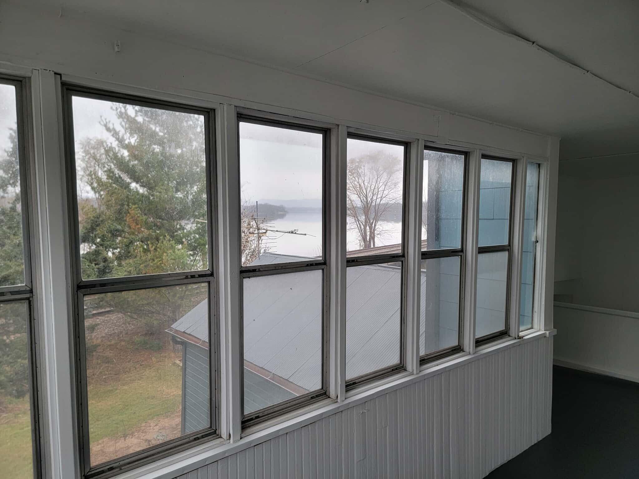 39 North Shore Drive, Unit 39 1/2 Fountain City, WI 54629 - Photo 28 of 34 Upper enclosed porch