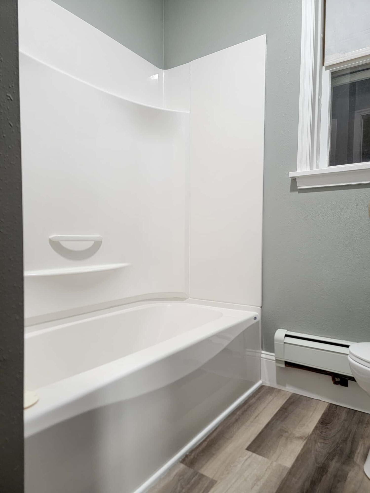 39 North Shore Drive, Unit 39 1/2 Fountain City, WI 54629 - Photo 10 of 34 Lower bathroom