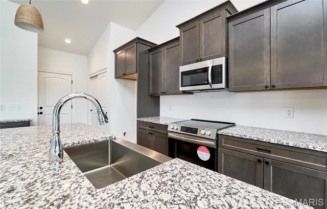 $357,500 | 20 Canyon Creek Court, Moscow Mills, MO 63362