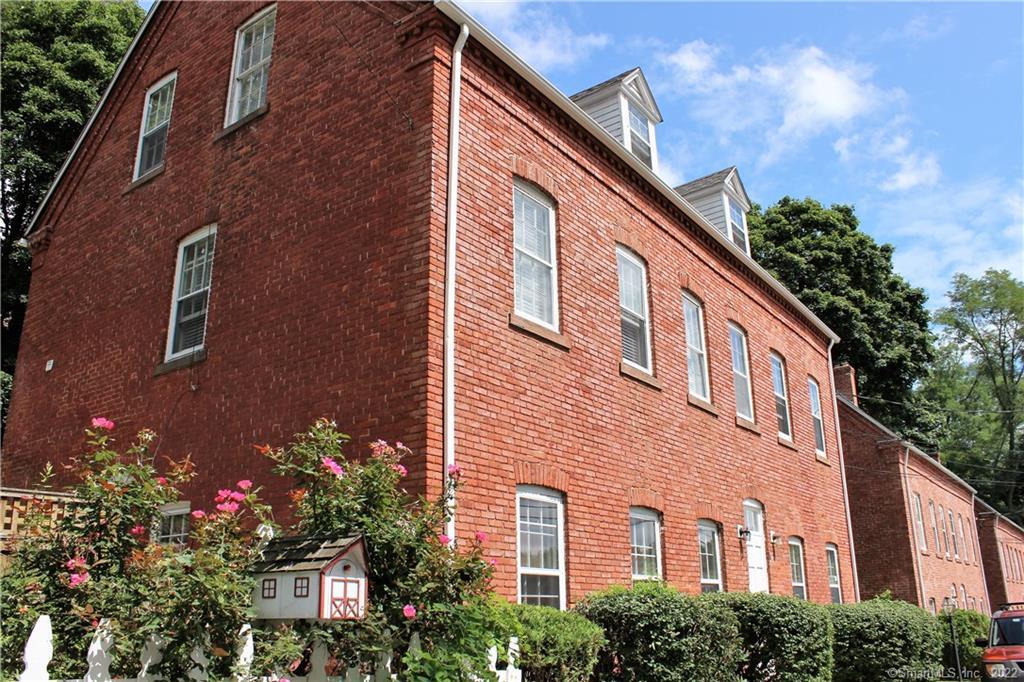 207 Yantic Street, Unit B Norwich, CT 06360 - Photo 1 of 1