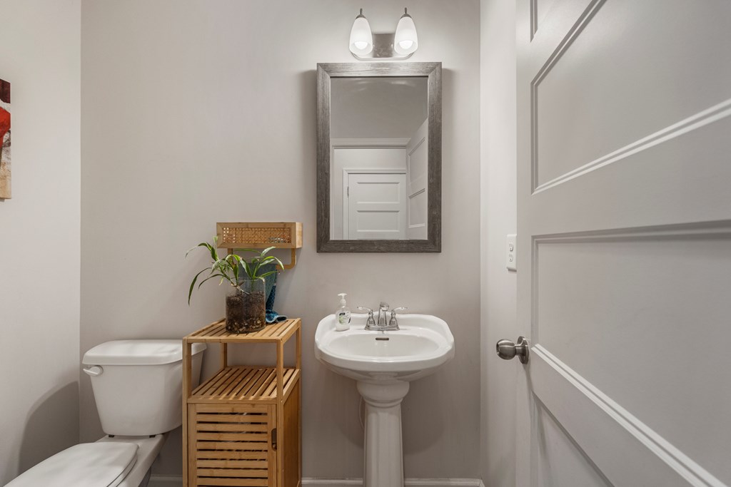 2 Stoney Mill Lane Fort Mitchell, AL 36856 - Photo 8 of 28 Half Bathroom