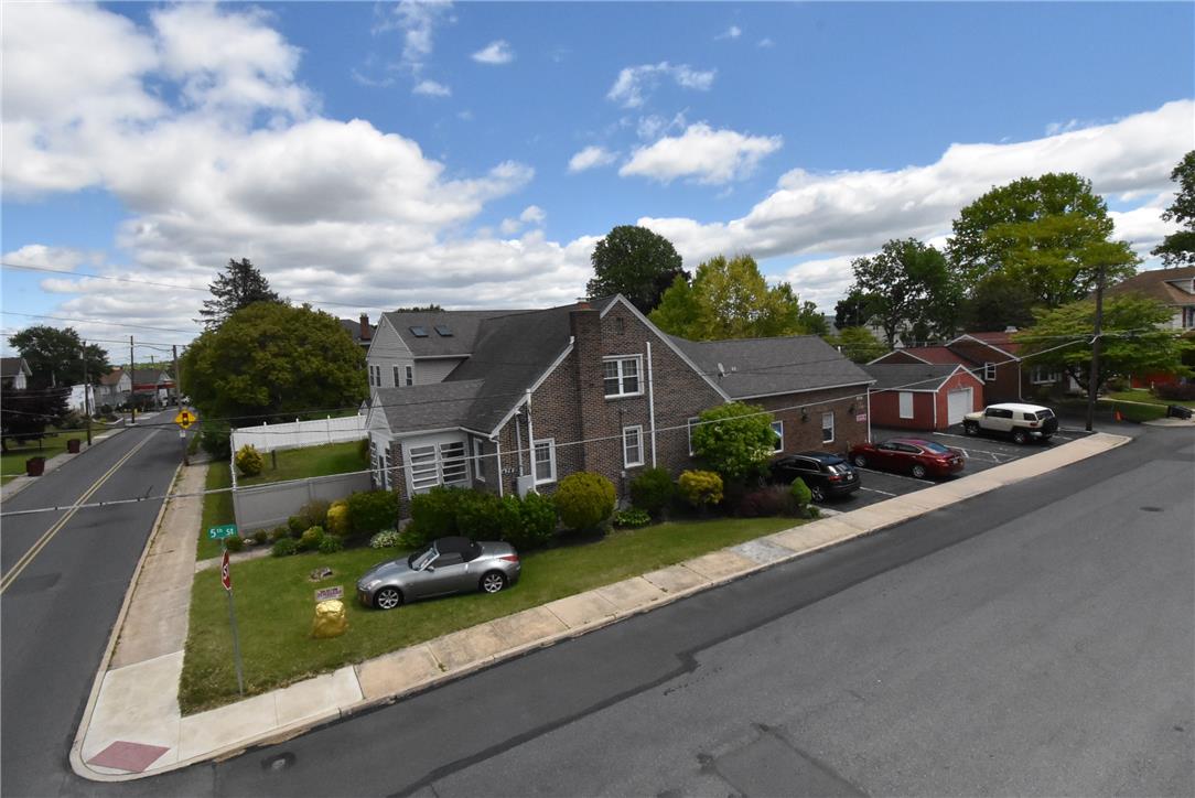 6 Bedroom, 6 1/2 bath luxury home with retail store