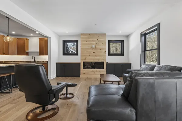 $765,000 | 11 Lodgepole Lane, Unit 11, Newry, ME 04261