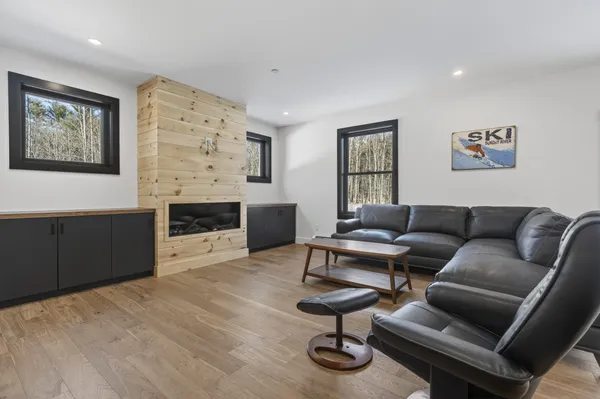 $765,000 | 11 Lodgepole Lane, Unit 11, Newry, ME 04261