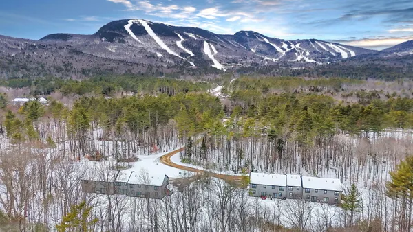$765,000 | 11 Lodgepole Lane, Unit 11, Newry, ME 04261