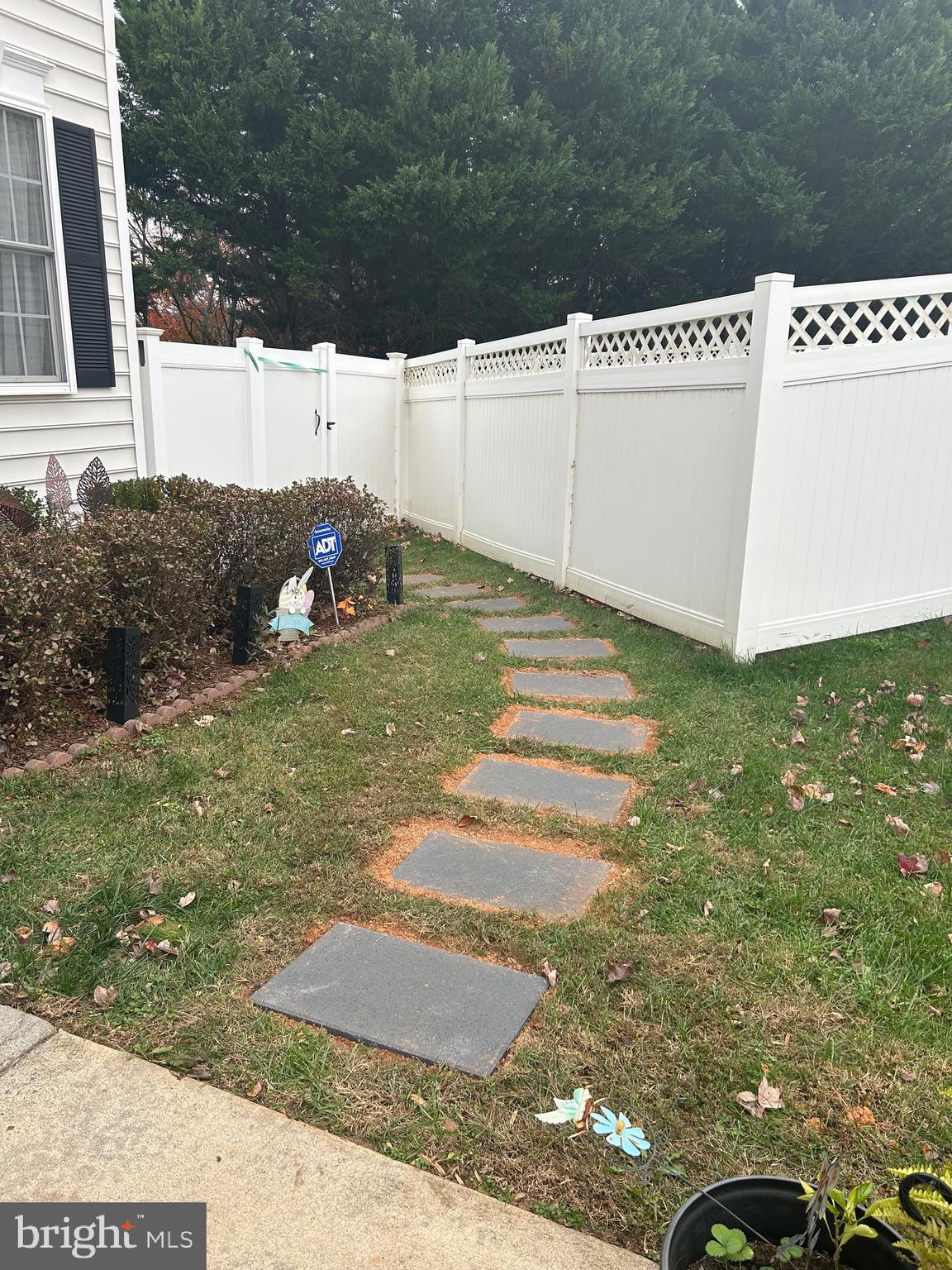 5802 Telluride Lane, Unit BASEMENT APARTMENT Spotsylvania, VA 22553 - Photo 32 of 35 a view of a backyard