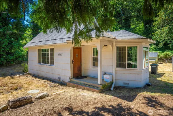 $520,000 | 12027 10th Avenue South, Seattle, WA 98168