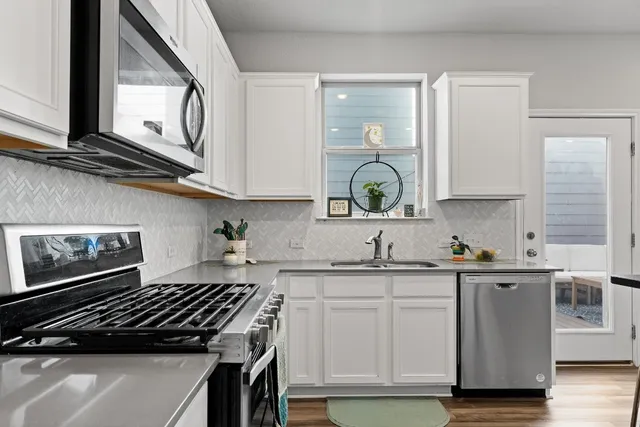 $2,100 | 8002 Mandela Bend, Austin, TX 78744