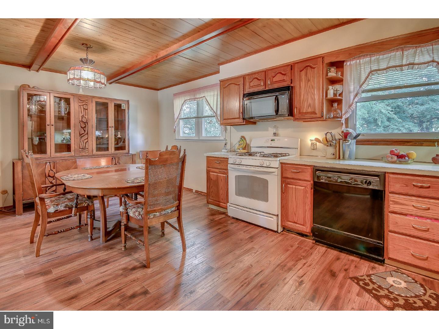 1192 Roberts Road Warminster, PA 18974 - Photo 5 of 23 Gallery Image 5