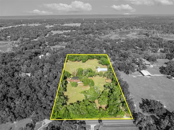 $685,500 | 495 1st Street, Geneva, FL 32732