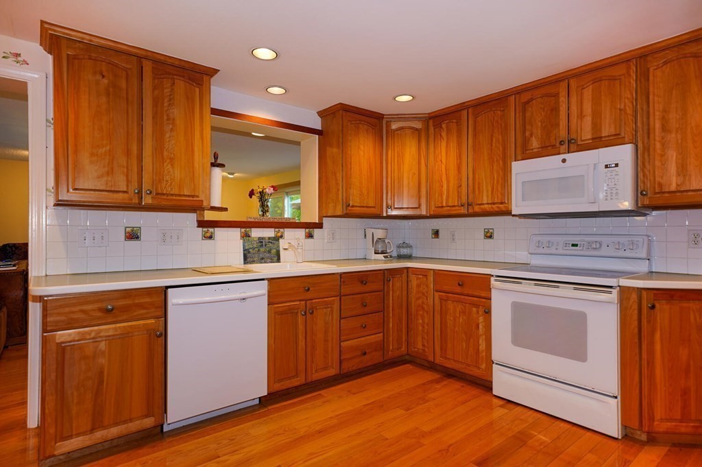 36 Hollywood Road Winchester, MA 01890 - Photo 15 of 29 Gallery Image 15