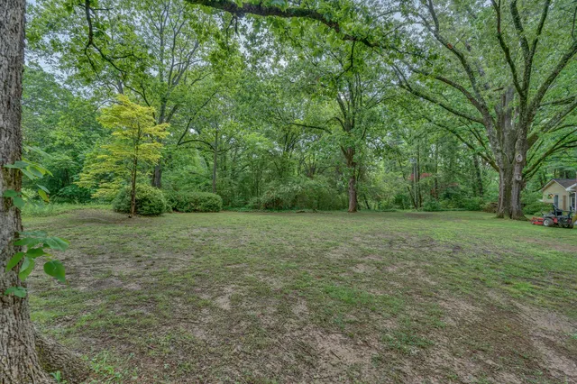 $669,000 | 240 Dogwood Drive, Decherd, TN 37324