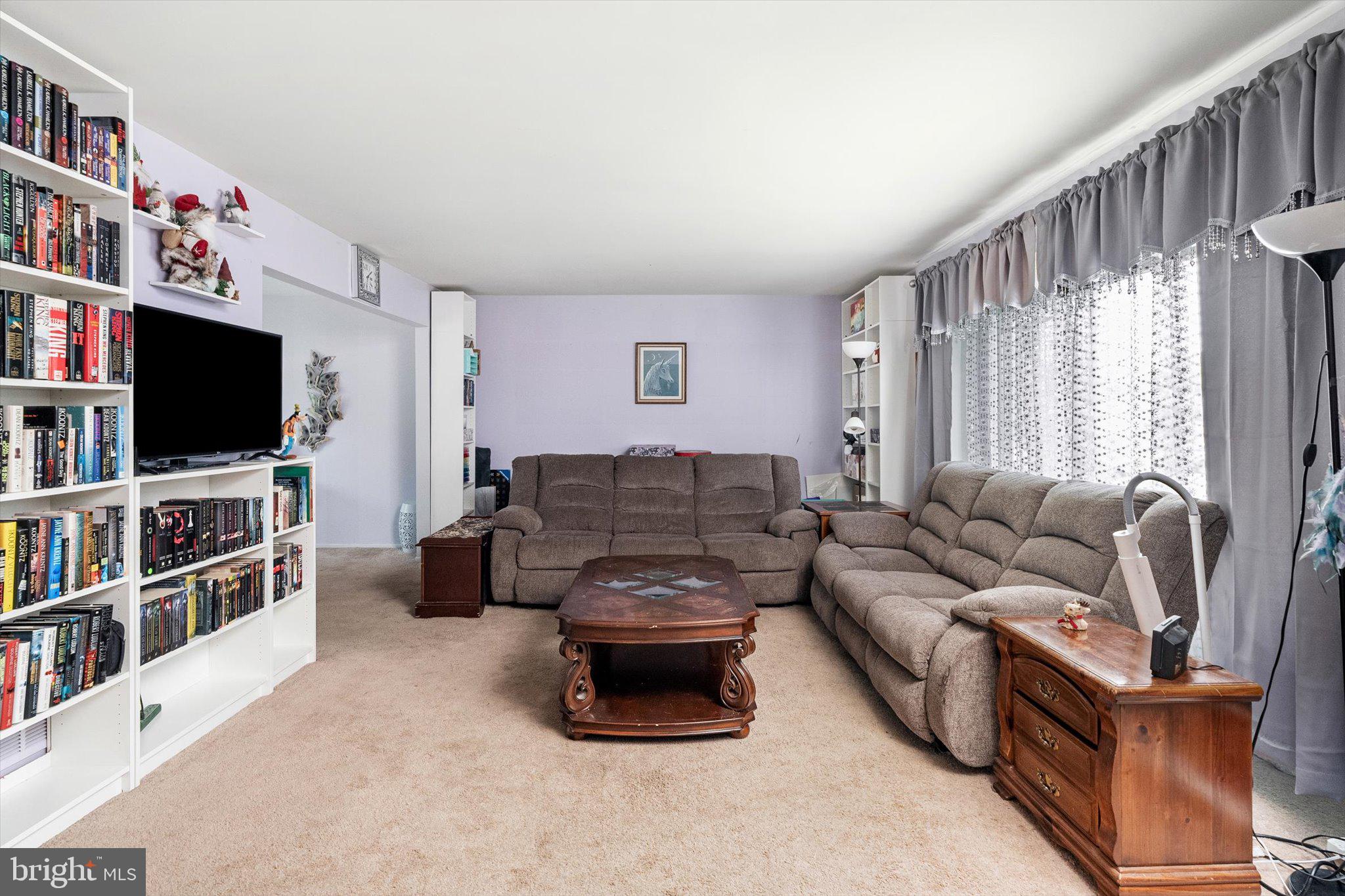 411 Flock Road Hamilton, NJ 08619 - Photo 5 of 32