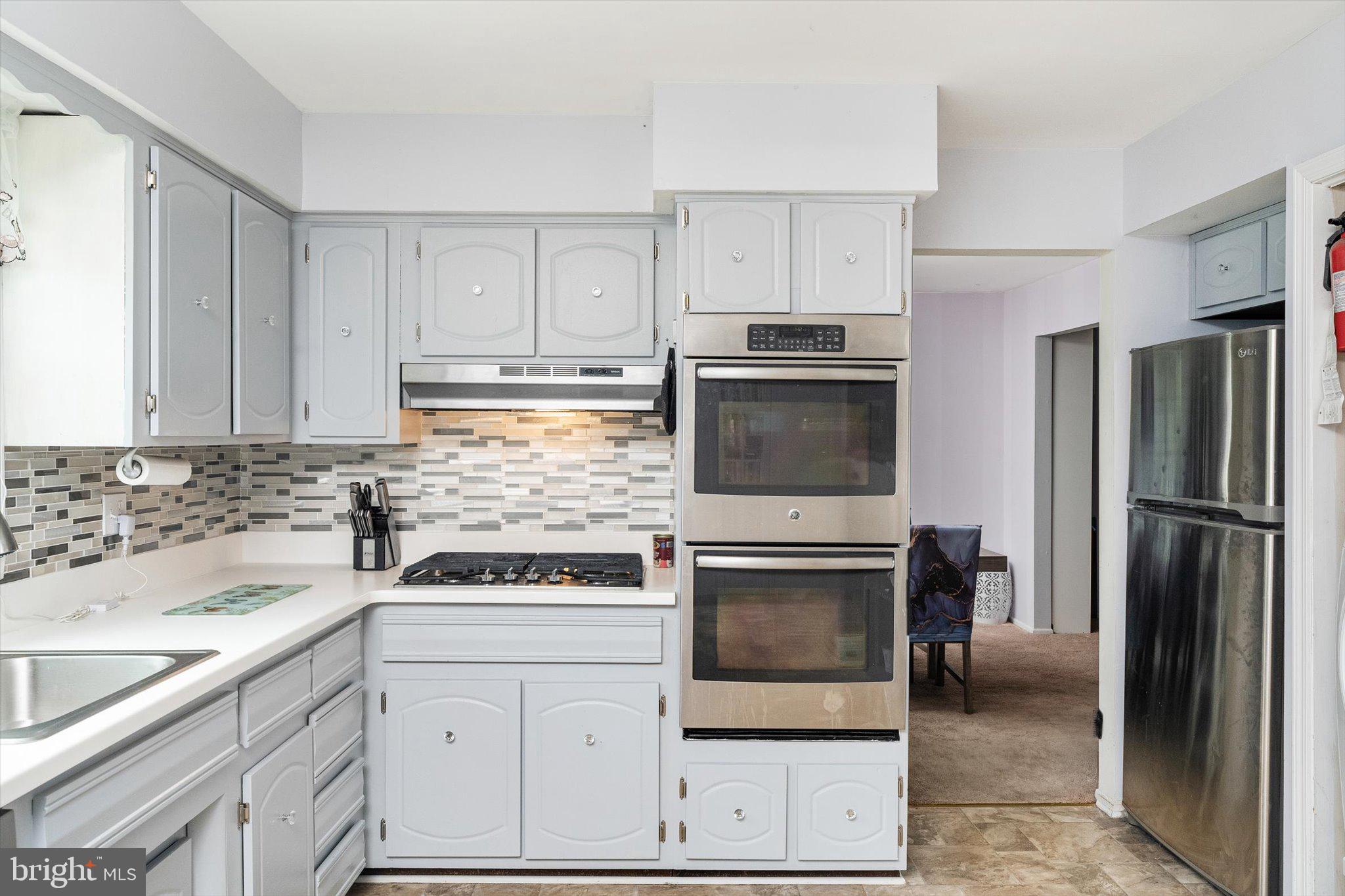 411 Flock Road Hamilton, NJ 08619 - Photo 10 of 32