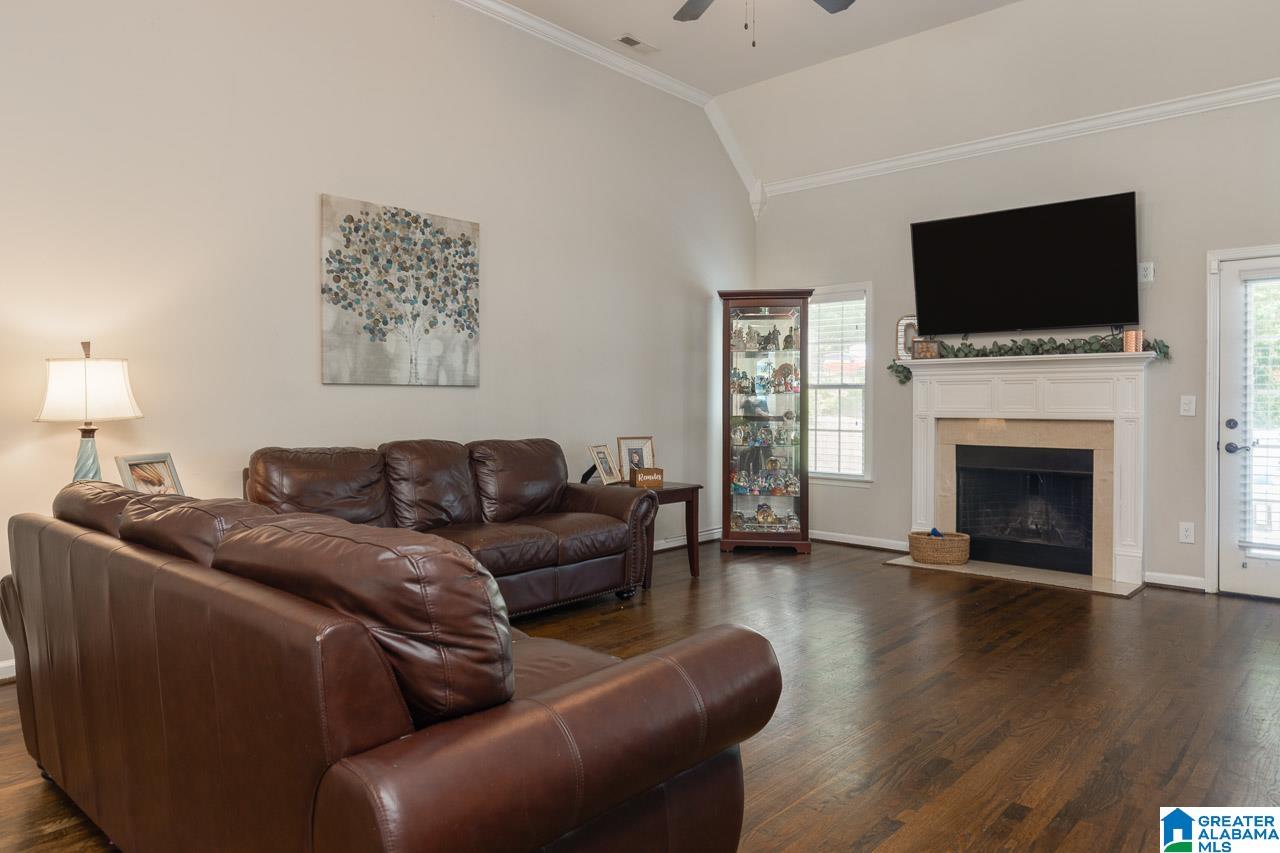 1019 Lake View Lane Calera, AL 35040 - Photo 5 of 35