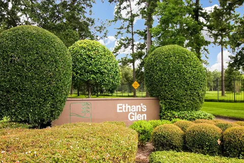 $367,500 | 225 Litchfield Lane, Houston, TX 77024