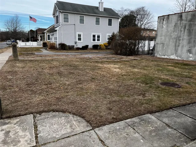 $1,500 | 1b 2nd Avenue, East Islip, NY 11730