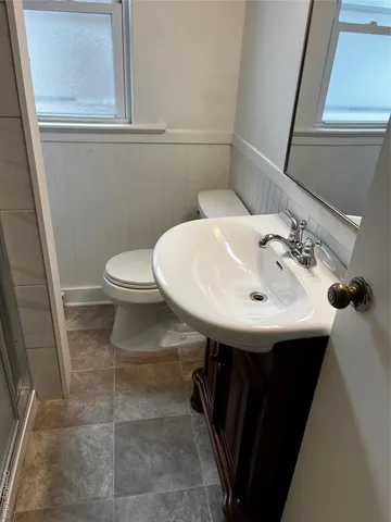 $1,500 | 1b 2nd Avenue, East Islip, NY 11730