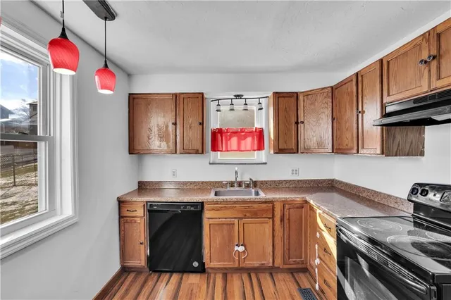 $215,000 | 114 South 8th Street, Youngwood, PA 15697