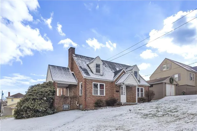 $215,000 | 114 South 8th Street, Youngwood, PA 15697