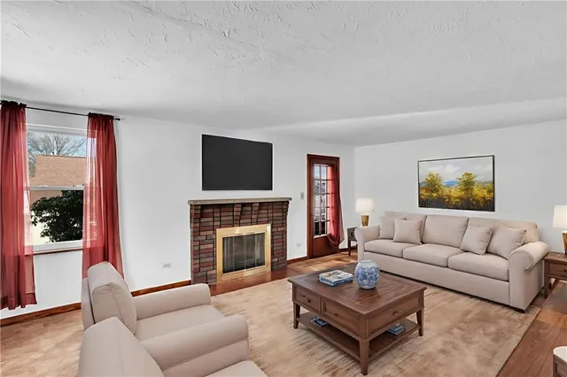 $215,000 | 114 South 8th Street, Youngwood, PA 15697