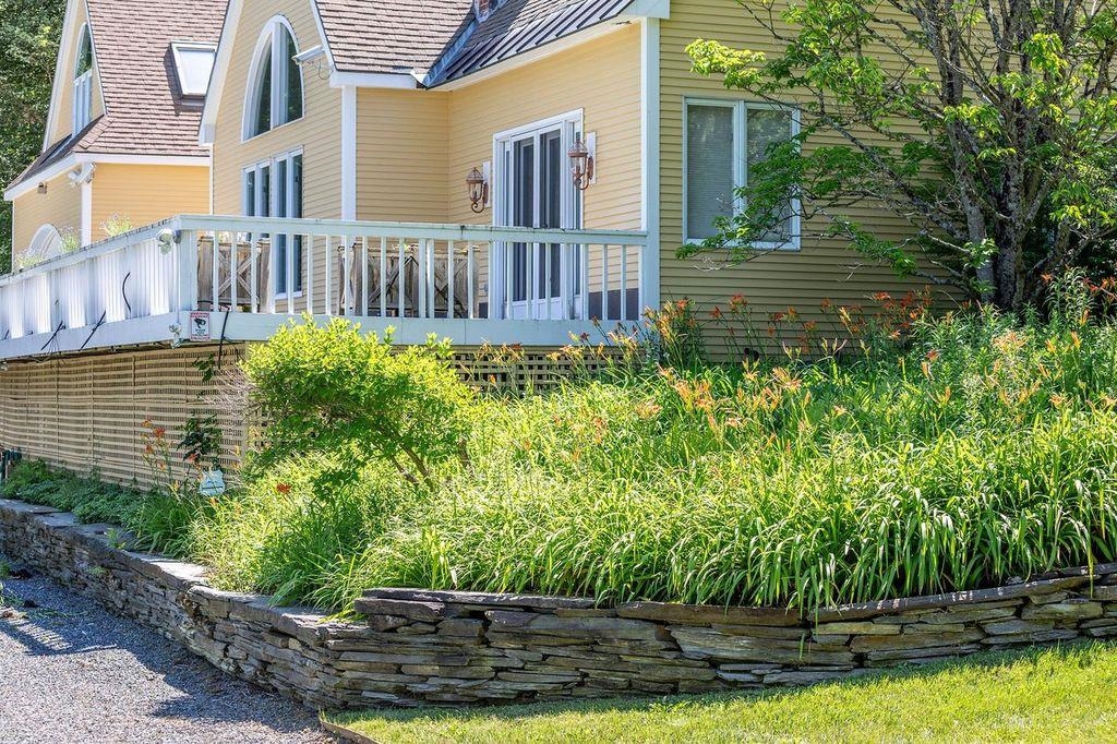 134 Chester Arthur Road Hartford, VT 05059 - Photo 13 of 32