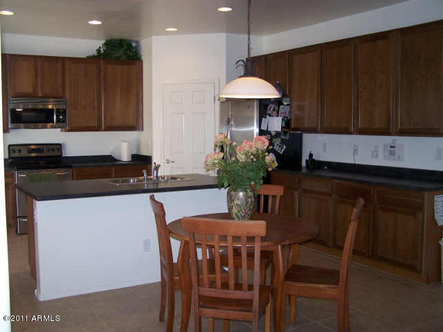 5429 West Harwell Road Laveen, AZ 85339 - Photo 2 of 5 Large Kitchen with Island