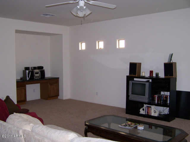 5429 West Harwell Road Laveen, AZ 85339 - Photo 3 of 5 Family Room