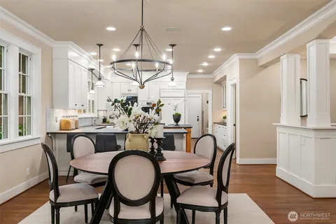 $3,645,000 | 10910 Northeast 18th Place, Bellevue, WA 98004