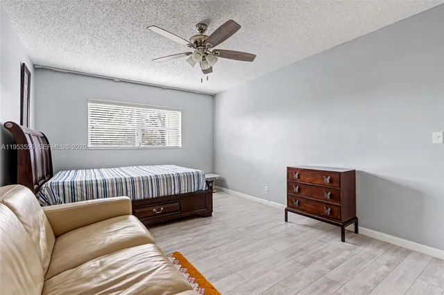 $1,400 | 1040 Country Club Drive, Unit 306, Pompano Beach, FL 33063