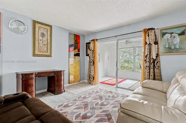 $1,400 | 1040 Country Club Drive, Unit 306, Pompano Beach, FL 33063