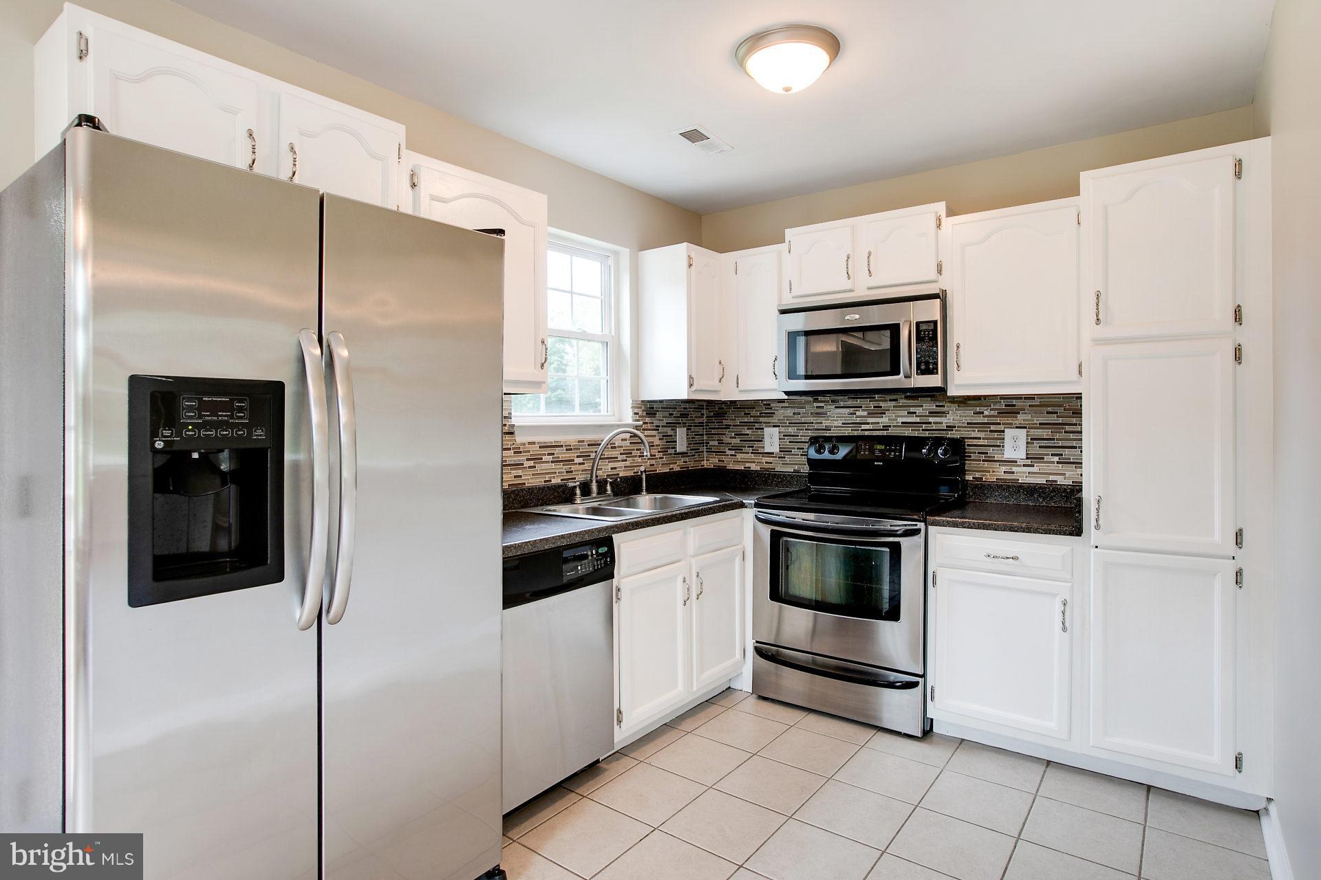 25645 Ricky Drive Hollywood, MD 20636 - Photo 3 of 23 Kitchen
