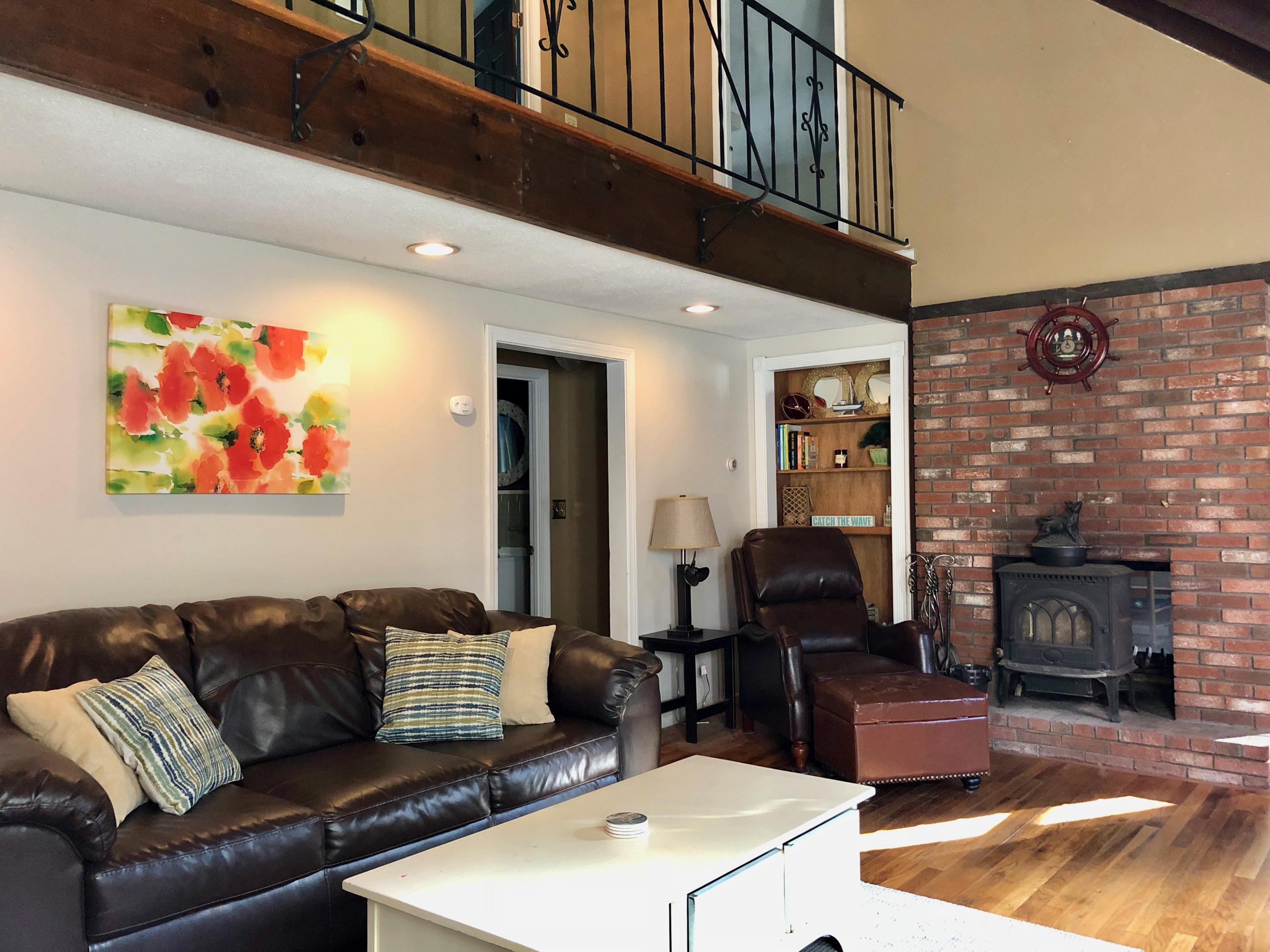 171 South Sandwich Road Mashpee, MA 02649 - Photo 5 of 24 Living room