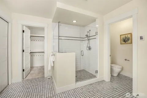 $1,875,000 | 1447 26th Avenue Northeast, Issaquah, WA 98029