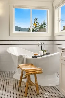 $1,875,000 | 1447 26th Avenue Northeast, Issaquah, WA 98029